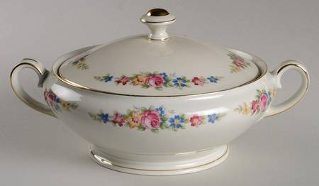 Carmen Round Covered Vegetable