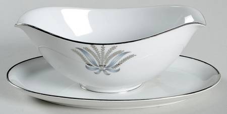 Debut Gravy Boat with Attached Underplate