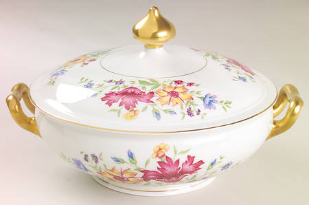 Lorna Round Covered Vegetable