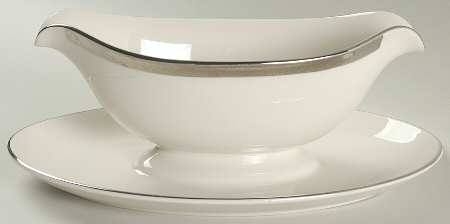 Loretta Gravy Boat with Attached Underplate