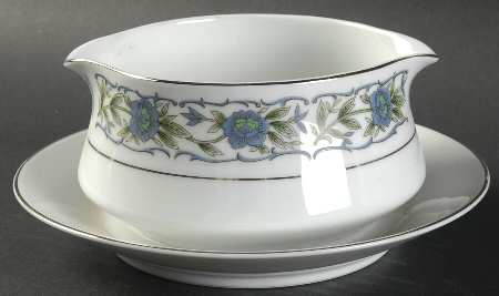 Debutante Gravy Boat with Attached Underplate
