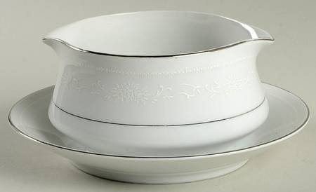 Renee Gravy Boat with Attached Underplate