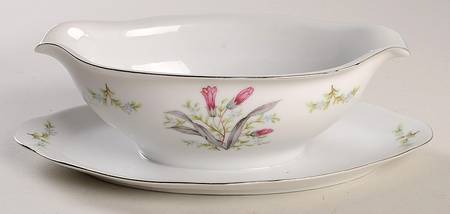 Dawn Gravy Boat with Attached Underplate
