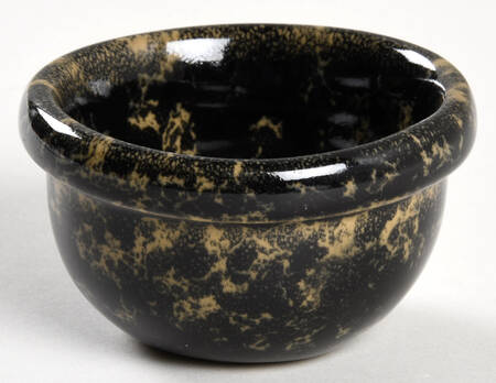 Agate Black and Tan Small Open Crock