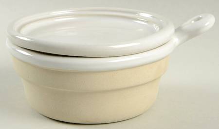 Agate White On White Covered Onion Soup