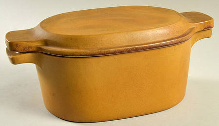 Tawny 2.25 Quart Oval Covered Casserole by Bennington Potters