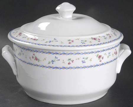Artois Bleu 3 Quart Round Covered Casserole