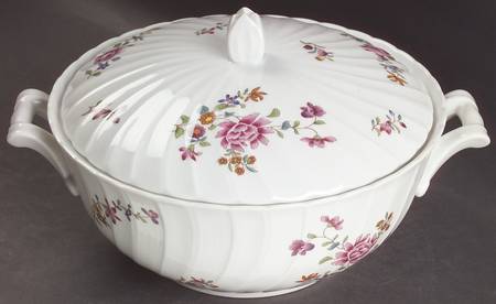 Lowestoft Round Covered Vegetable