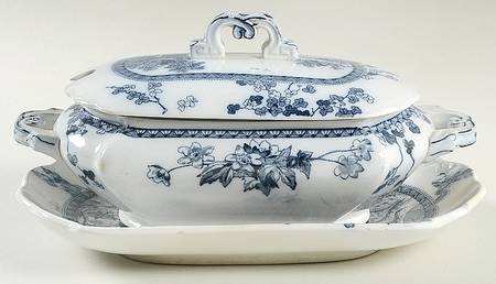 Woodland Blue Sauce Boat & Lid with Underplate