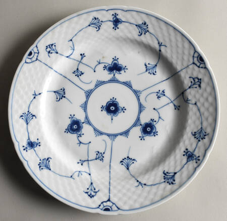 Blue Traditional (No Trim) Large Dinner Plate by Bing & Grondahl