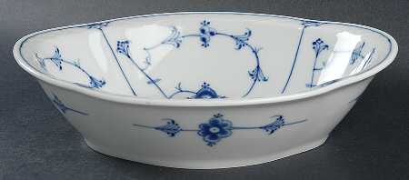 Blue Traditional (No Trim) 9" Oval Vegetable Bowl