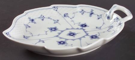 Blue Traditional (No Trim) Leaf Shaped Dish