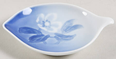Christmas Rose 4" Ashtray