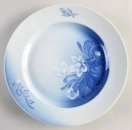 Christmas Rose 12" Chop Plate (Round Platter)