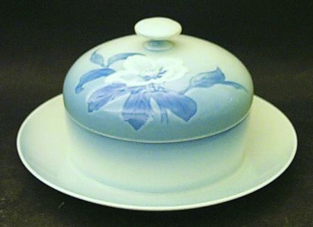 Christmas Rose Round Covered Butter
