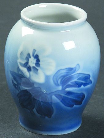 Christmas Rose 2" Vase