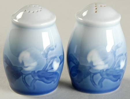 Christmas Rose Salt & Pepper Set