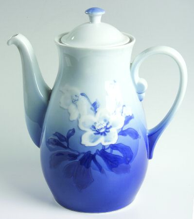 Christmas Rose Coffee Pot & Lid