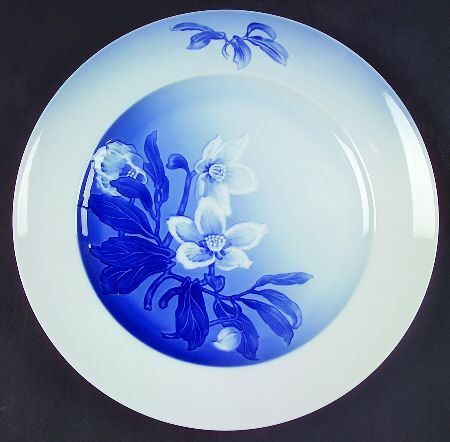Christmas Rose Dinner Plate