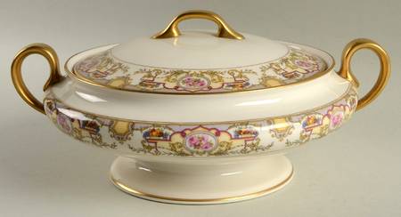 Victoria Round Covered Vegetable