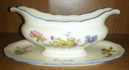 Firenze Gravy Boat with Attached Underplate