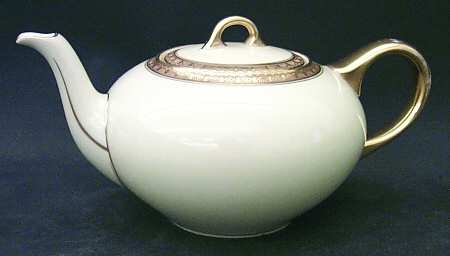 Trianon Teapot & Lid by Black Knight