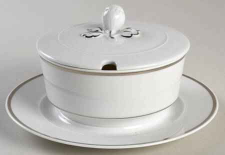 Chateau D'Argent Gravy Boat w/Attached Underplate & Lid