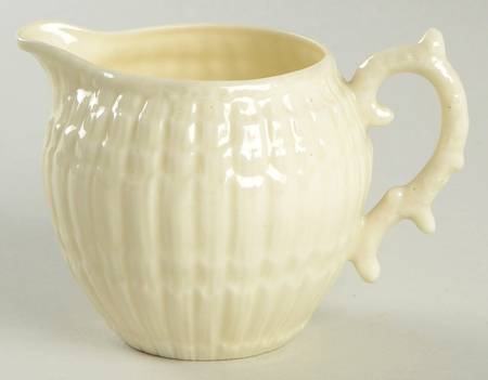 Limpet White (No Trim, Smooth) Creamer