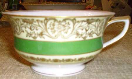BOH26 Footed Cup