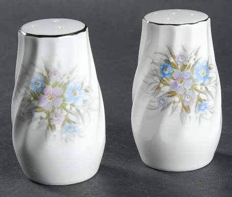 Lisa Salt & Pepper Set
