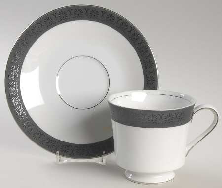 Merilyn Footed Cup & Saucer Set
