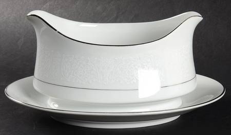 Winter Lace Gravy Boat with Attached Underplate