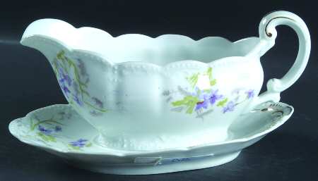 5186 Gravy Boat with Attached Underplate