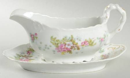 BSS10 Gravy Boat & Underplate