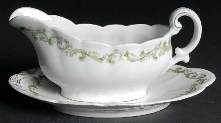 BSS11 Gravy Boat & Underplate by Bassett