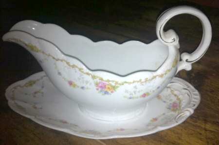 BSS16 Gravy Boat with Attached Underplate