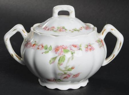 BSS24 Sugar Bowl & Lid