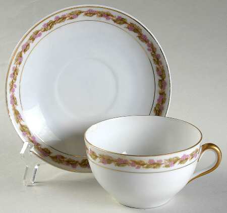 11532 Flat Cup & Saucer Set