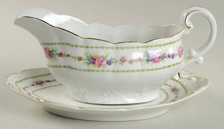BSS9 Gravy Boat & Underplate