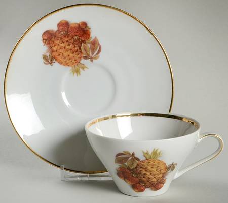 BTH4 (1-16" Gold Trim) Flat Cup & Saucer Set