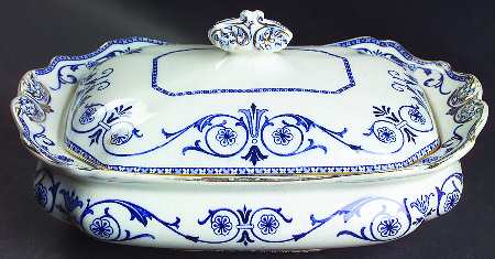 Leighton Oval Covered Vegetable