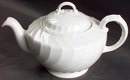 Queen's White Teapot & Lid