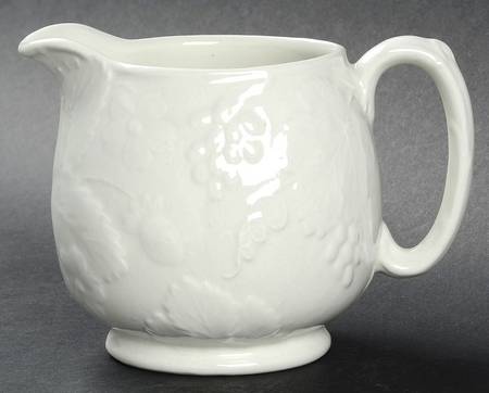 Strawberry and Grape Leaf White (Davenport) 16 Oz Jug
