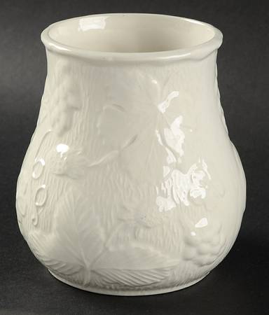 Strawberry and Grape Leaf White (Davenport) 4" Vase