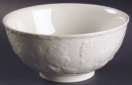 Strawberry and Grape Leaf White (Davenport) 7" Chinese Bowl
