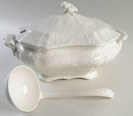 Strawberry and Grape Leaf White (Davenport) Tureen & Lid w/Ladle
