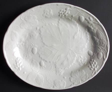 Strawberry and Grape Leaf White (Davenport) 11" Oval Serving Platter
