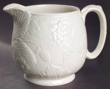 Strawberry and Grape Leaf White (Davenport) 24 Oz Jug