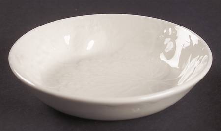 Strawberry and Grape Leaf White (Davenport) Fruit/Dessert (Sauce) Bowl