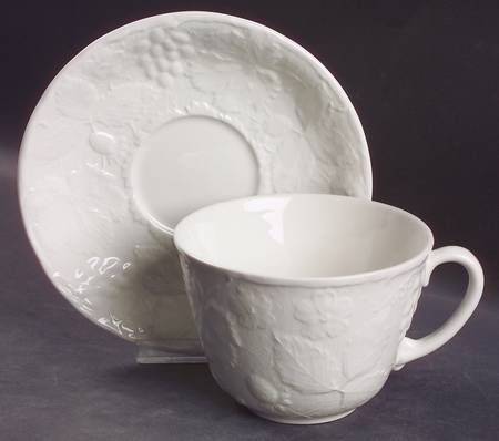 Strawberry and Grape Leaf White (Davenport) Jumbo Cup & Saucer Set